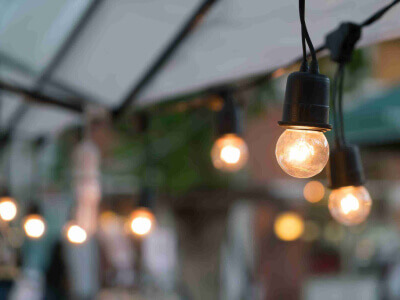 Mūsdienīgs LED terases apgaismojums: kā radīt mājīgu atmosfēru ārā?